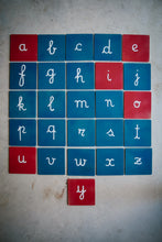Carica l'immagine nel visualizzatore di Gallery, Lettere smerigliate in corsivo minuscolo