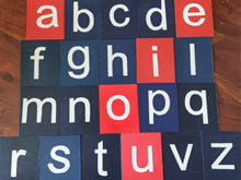 Carica l'immagine nel visualizzatore di Gallery, Lettere smerigliate