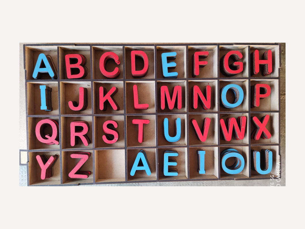 Alfabeto mobile stampatello maiuscolo (legno colorato)